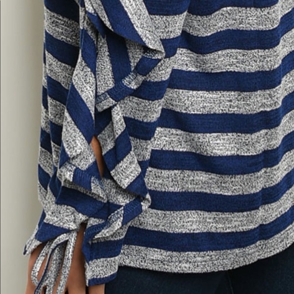 Clearance♦️Oversized Navy Grey Stripes Top - Picture 4 of 4